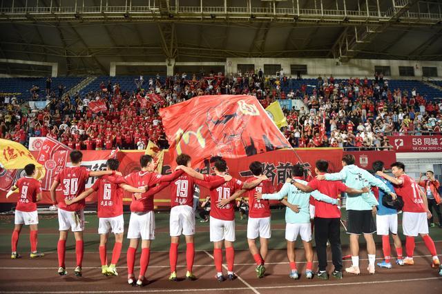 终于确定！勇士正式补强内线，库里第五冠这次十拿九稳