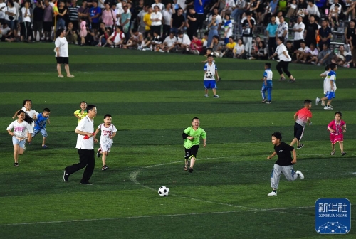 补强后防！曝曼联盯上德甲1米96巨塔