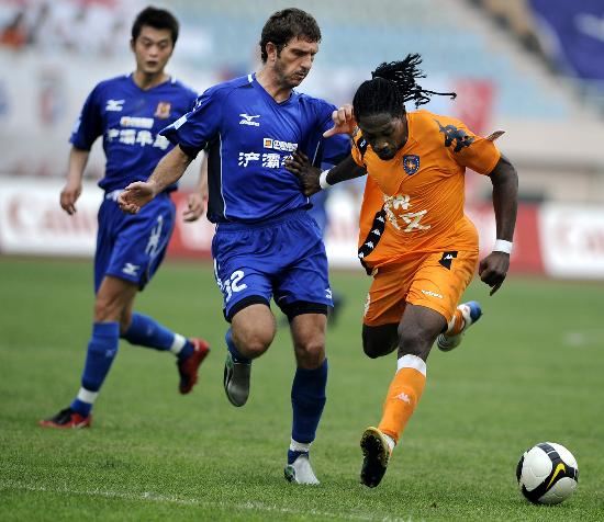 塔坦杯直播上演最燃回忆杀，球球大作战十周年福利清单看花眼