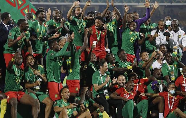 臭小子姨妈腰快断了 在线多人游戏中的搞笑时刻！