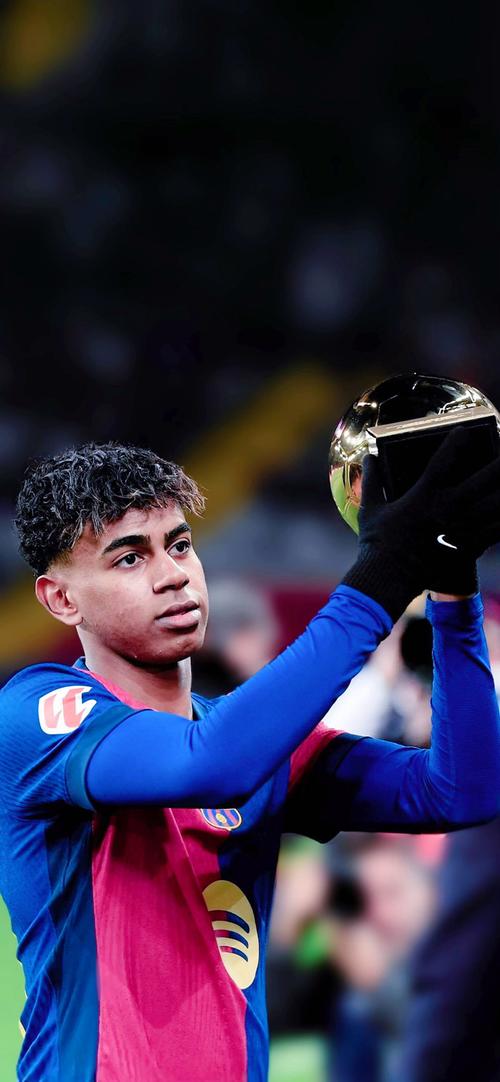 费内巴切官方：瑟云聚当选球队本轮土超最佳球员