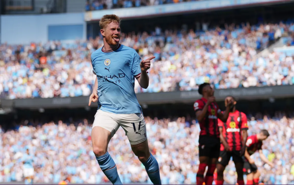 “蟑螂王”Asmongold终于整理房间！庆幸没发现死老鼠